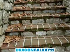 黑发业余妹公园户外口交POV