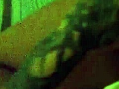 olha, look at this hot chick n’ dude, so damn fine, ya know?