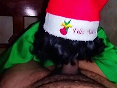 圣诞精灵弯腰挨自制内射惊喜