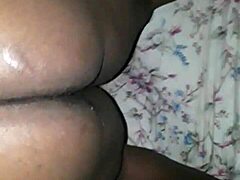 Confined With Goddesses Cap 15 - Masturbando La Vagina De Mi Amiga