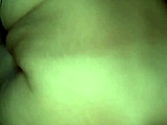 a loira estava com saudades de gozar arrombando o cu e no punho ela geme gostoso