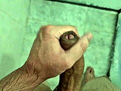 Come shower with me and jerk off! It's so sexy and bisexual.