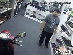 Hey, amateur babe got cash to flash her sexy moves for us