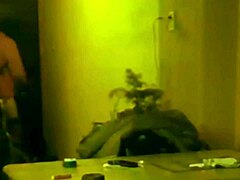 Fabiana es tan puta que llega directo a chuparla ni bien entra y se lleva una buena cogida por trola