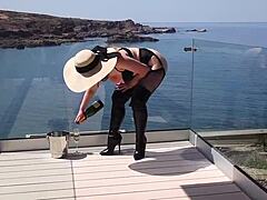 Yo, check out mature Red XXX banging a champagne bottle outside. She’s moaning so loud it’s unreal!