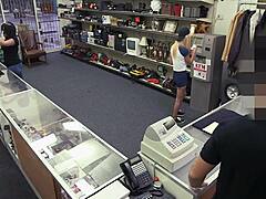 嘿，看看这个美女的技巧！