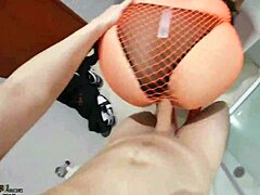 Latina stepsister Mafer sucks in shower