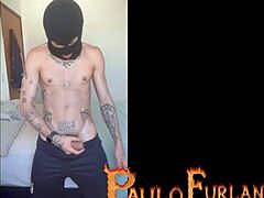 Gozando no final with twink bodybuilder striptease