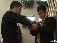 Give head to the gay at the wedding!