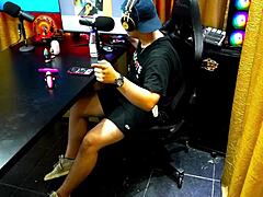 andressa sanchez sensualizou gostoso pro ruan ela meteu o rabo na câmera e colocou o pau dele pra fora - podcast pópum no barraco - completo no sheer red