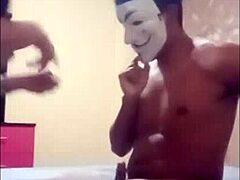 una gatita que le gusta el mambo