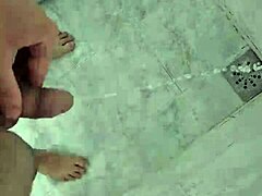 mijando gostoso no banho with brazilian flair