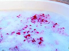 Cutie blonde gets eaten out and fucked hard in the bathtub. So wet! 💦