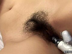 用性玩具塞满她的小穴，爱上每一声呻吟！