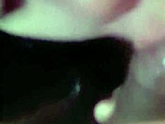 菲律宾女佣快速吞精，老婆回来前。