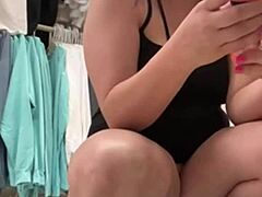 Laina Marie Exposes Natural Beauty In Store.