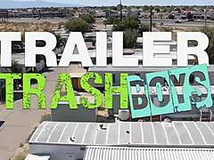 trailertrashboys Greg Riley和Isaac X户外美国Gay冒险