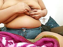 Bihari Aunty Shows Off Her Natural Curves