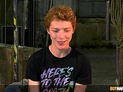 Hey boys, ready to serve your hung daddy with some rimjob fun?