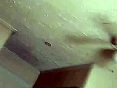 吐精在多汁大奶上！😜