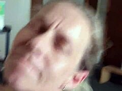 吐精在多汁大奶上！😜