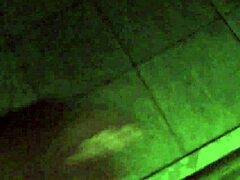 瘦弱素人少女拍摄首部POV性爱视频