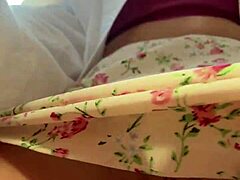 加州公开秀，娇小Sugarnadya湿逼小奶近距离特写