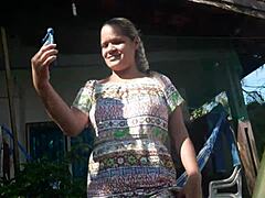 Latina Paty Bumbum dates Tirulipa via WhatsApp video call