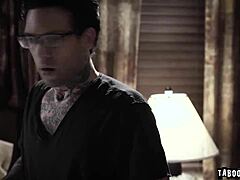 哎呀，Kenna James被Small Hands塞得哑口无言！