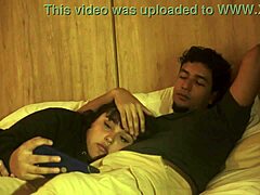 mi hermanastro mete su pene en mi boca mientras acostados sin piedad llena mi boquita de leche