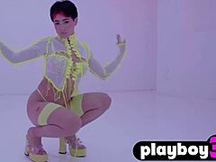 Mia Valentine, show that big latina ass posing?