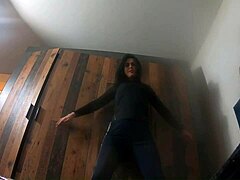 Milfycalla Beauty Masturbates to Hot Orgasm Every Morning