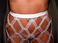 Hermanastra me seduce para cabalgar hasta correrme dentro