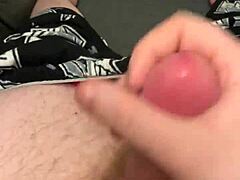 i'm quickly jacking off my cock and shooting a cumshot right before bed