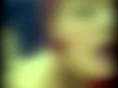 骚货闺蜜桌下狂舔屄骑乘求内射！