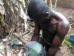 性爱娃娃在狂野的动漫动作中被猛干