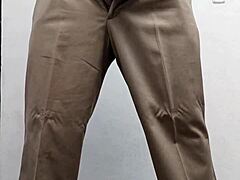 Maestro Caliente Se Saca La Leche