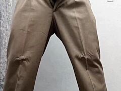 Maestro Caliente Se Saca La Leche