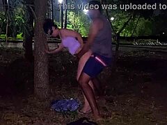 欲火焚身在公园公共场合狂干！