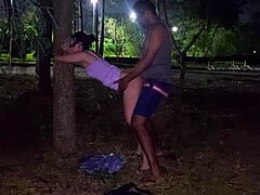 O Tesão Era Tanto Que Transamos no Parque Público!  