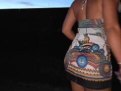 铁路上的夜间冒险，她展示并在屁股里射精，几乎被抓，瓦格尼尼奥和卢娜·奥利维拉