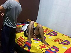 encontre a mi madrastra tocandose, ¿me ayudas a completar el video porno?