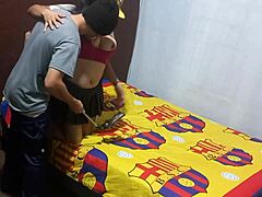 encontre a mi madrastra tocandose, ¿me ayudas a completar el video porno?