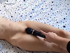 我痴迷这个瘦小熟女的完美高潮时刻