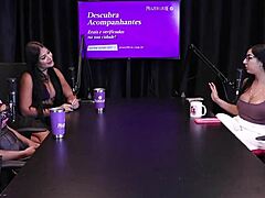 Renatinha Melo 偷偷溜出去和外国人户外调情