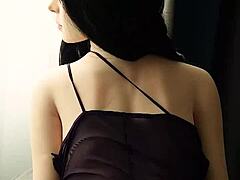 亚洲妻子为Uloversdoll脱光激烈表演狂野动作