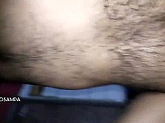 在毛里操这个骚货，原始狂野无保护