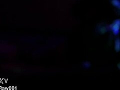 性感黑妹给大屌油滑口交玩香蕉