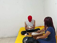 嘿，我最好的朋友给我买了个躯干让我软鸡巴用！她是不是个想让我天天撸的骚货？