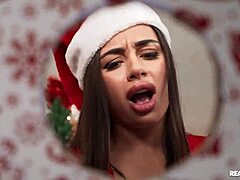 Boyfriend's roommate surprises with a Christmas blowjob 😘